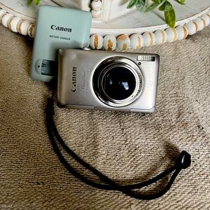 Canon PowerShot ELPH 510 HS 12.1 MP camera with touch screen - Used